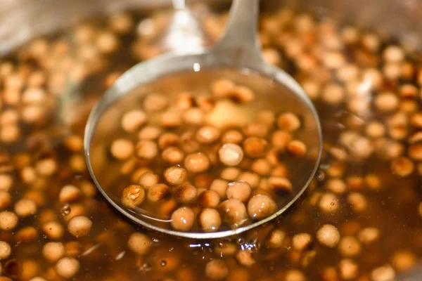 making the pearl milk tea at home