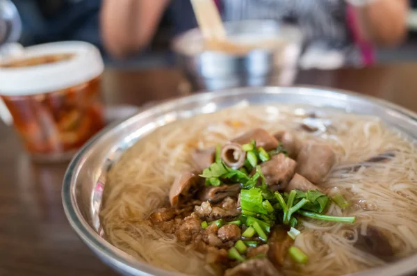 豚腸の細麺の台湾スナック — ストック写真