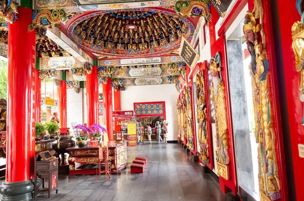 Gebouw interieur van de beroemde bezienswaardigheid van Wenwu tempel — Stockfoto