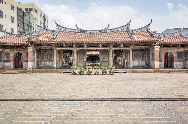 Famoso antiguo templo antiguo de Lung-shan — Foto de Stock