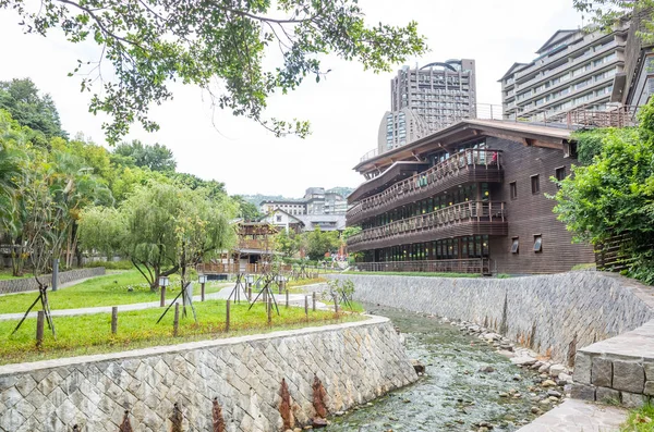 Famosa arquitectura ecológica de la biblioteca de Beitou — Foto de Stock