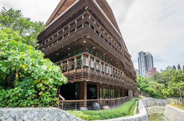 Famosa arquitectura ecológica de la biblioteca de Beitou — Foto de Stock