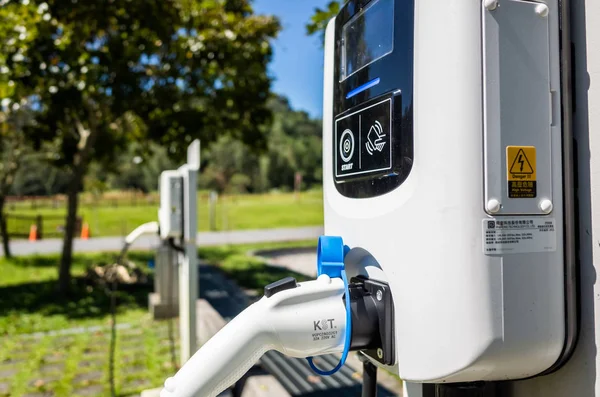 Estación de carga de coche eléctrico — Foto de Stock