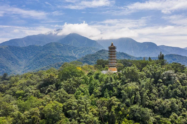 Letecký pohled na CI EN Pagoda na jezeře Sun Moon — Stock fotografie