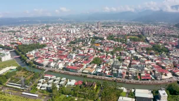 Luchtfoto van Puli Town met gebouwen — Stockvideo