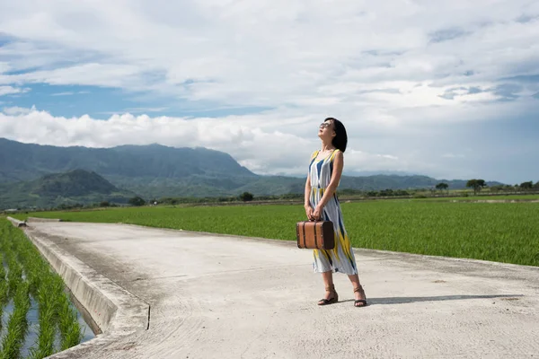 アジアの女性の旅行 — ストック写真