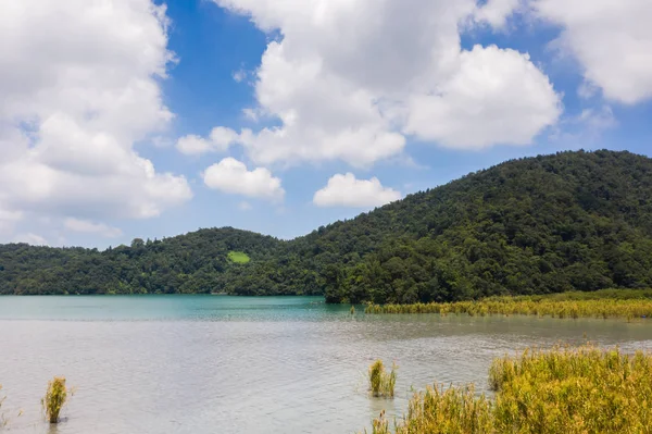 Krajobraz z Sun Moon Lake — Zdjęcie stockowe