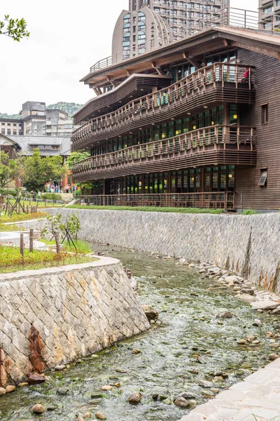 Famosa arquitectura ecológica de la biblioteca de Beitou — Foto de Stock