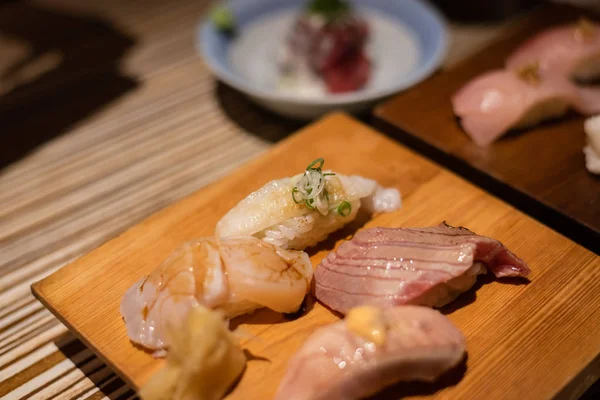 Delicioso sushi japonés — Foto de Stock