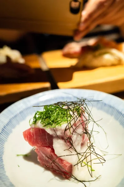 Mariscos sashimi en plato en el restaurante — Foto de Stock