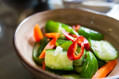 salatalık turşusu ile çin meze