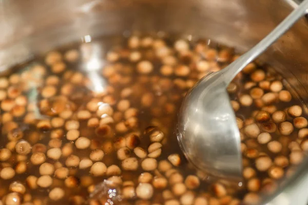 making the pearl milk tea at home