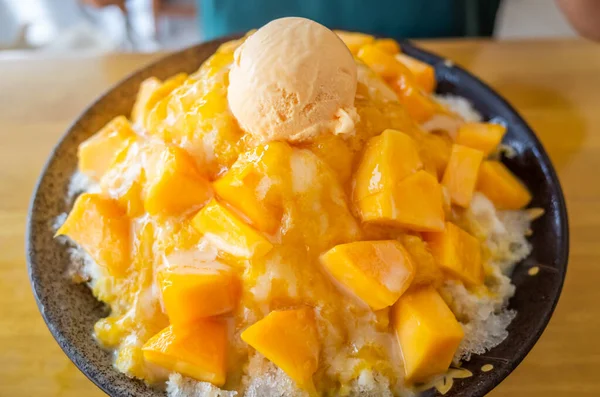 Słynnych tajwańskich przekąsek z mango ogolone lodu — Zdjęcie stockowe