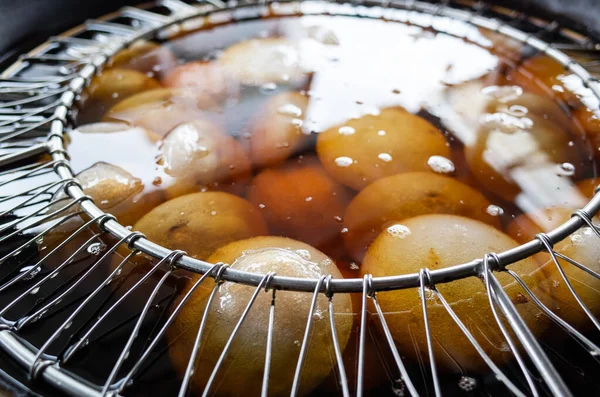 Taiwan meatballs in the hot oil — Stock Photo, Image