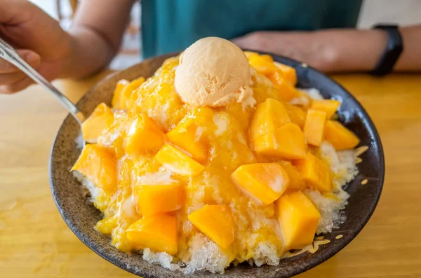 Słynnych tajwańskich przekąsek z mango ogolone lodu — Zdjęcie stockowe