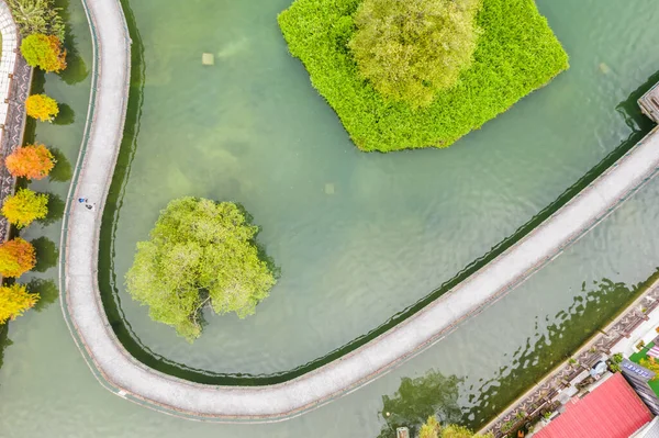 Sentiero sopra l'acqua in vista aerea — Foto Stock