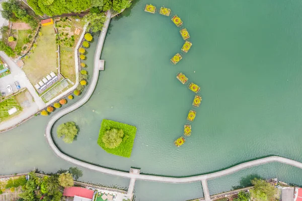 Путь над водой в воздушном виде — стоковое фото