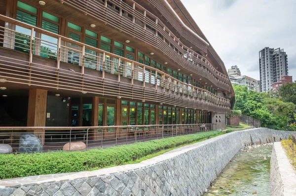 Famosa arquitectura ecológica de la biblioteca de Beitou — Foto de Stock