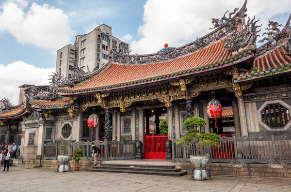 Atração famosa de templo de Lungshan — Fotografia de Stock