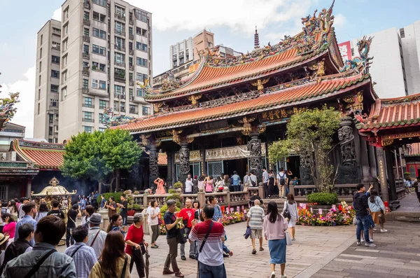 Famous attraction of Lungshan temple — Stockfoto