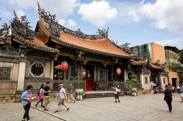 Atração famosa de templo de Lungshan — Fotografia de Stock