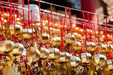 Nantou, Tayvan - 9 Aralık 2019: Yuchi, Nantou, Tayvan, Asya 'daki Güneş Ay Gölü yakınlarındaki Wenwu Tapınağı' nda dilek duvarı