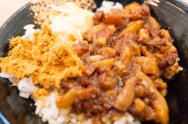 Tayvan usulü abur cubur Çin usulü pilav ve pilav.