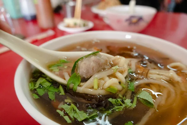 Petiscos Taiwaneses Macarrão Sopa Engrossado Com Carne Porco Revestida Amido — Fotografia de Stock