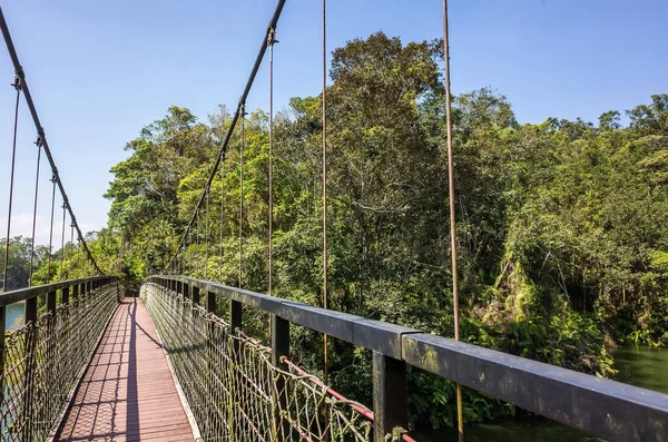 Toushe Reservoir Nantou Tayvan Asma Köprüsü Olan Göl Manzarası — Stok fotoğraf