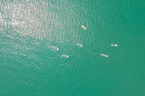 台湾湯地 2019年10月5日 アジア 台湾南投の太陽の月の湖でカヌーの人々の航空ビュー — ストック写真