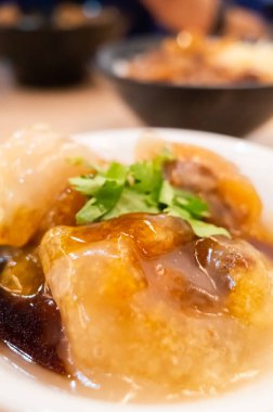 Köfteler, Tayvan ünlüleri ve geleneksel lezzet atıştırmalıkları.