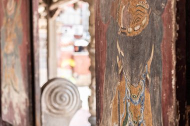 Lukang, Tayvan - 7 Ağustos 2019: Tayvan 'ın Changhua ilçesindeki Lukang kasabasındaki güzel antik ve ünlü eski Lung-Shan tapınağı