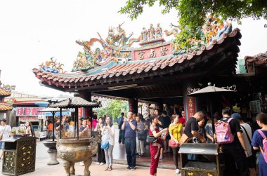 Nantou, Tayvan - 27 Eylül 2019: Zhushan Township, Nantou County, Tayvan, Asya 'daki Zi Nan Tapınağının ünlü cazibesi