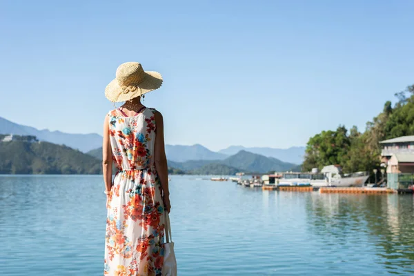Traveling Mature Asian Woman Sun Moon Lake Taiwan — Stock Photo, Image