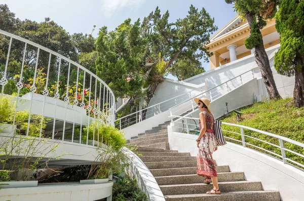 Frau Geht Einer Treppe Sun Moon Lake Nantou Taiwan — Stockfoto