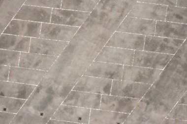 Arabanın park alanının havadan görünüşü.