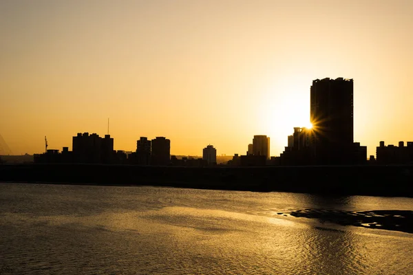 Silhouette Von Gebäuden Mit Fluss Bei Sonnenuntergang Taipeh — Stockfoto