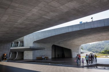 Nantou, Tayvan - 5 Kasım 2019: Xiangshan Ziyaretçi Merkezi 'nin modern mimarisi