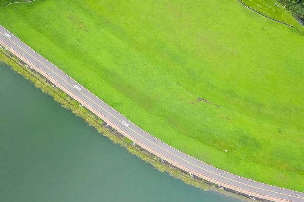 Paesaggio Astratto Strada Con Prati Vicino Lago — Foto Stock