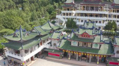 Nantou, Tayvan - 15 Eylül 2019: Puli, Nantou, Tayvan, Asya 'daki BaoHu Dimu Tapınağının hava manzarası