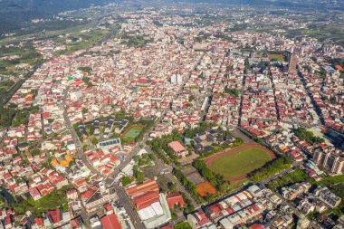 Nantou, Tayvan - 6 Eylül 2019: Puli şehrinin gündüz binaları, Nantou, Tayvan