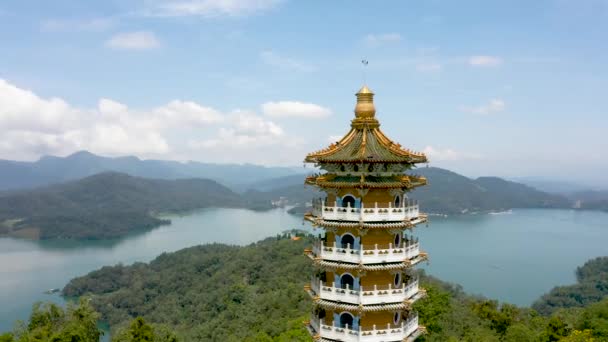 Vista Aérea Pagoda Sun Moon Lake Nantou Taiwán — Vídeo de stock