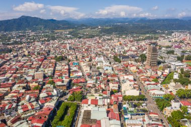 Nantou, Tayvan - 6 Eylül 2019: Puli şehrinin gündüz binaları, Nantou, Tayvan