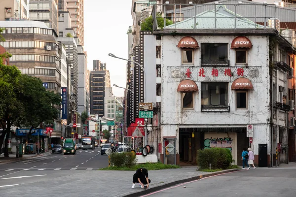 2020年10月1日 台北市の有名なボアイカメラ通り — ストック写真