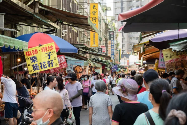 台湾班考 2020年10月4日 台湾新台市班考地区的传统市场 街上挤满了人 — 图库照片