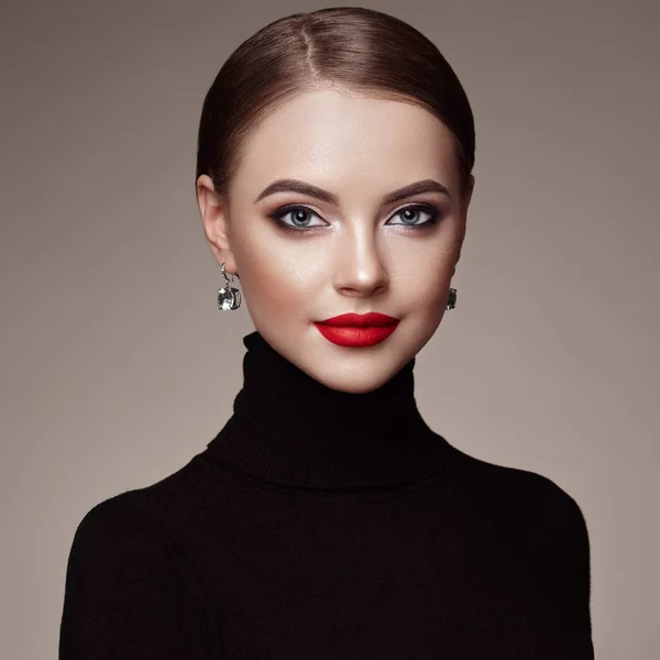 Krásná Mladá Žena Čistou Svěží Pletí Perfektní Make Beauty Fashion — Stock fotografie