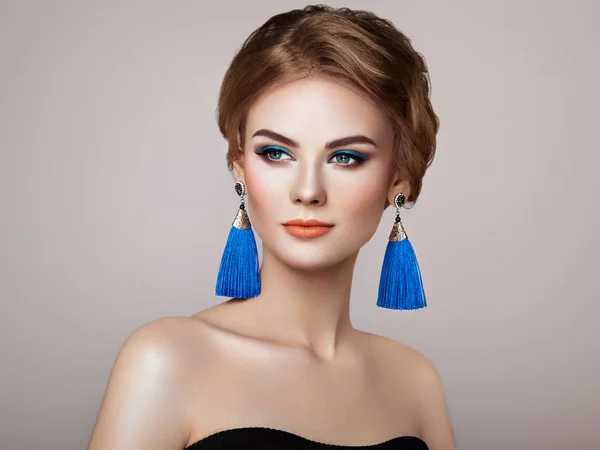 Beautiful Woman with Large Earrings Tassels — Stock Photo, Image
