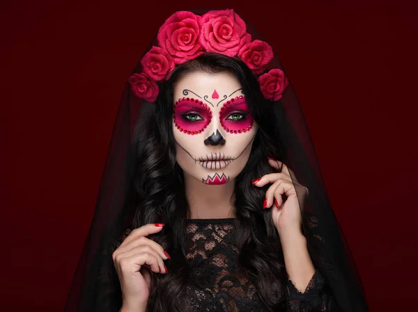 Retrato de una mujer con cráneo de azúcar de maquillaje —  Fotos de Stock