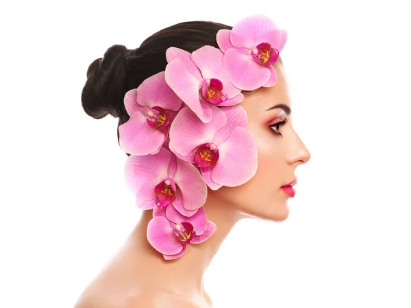 Retrato Bela Jovem Com Orquídea Mulher Morena Com Maquiagem Luxo — Fotografia de Stock