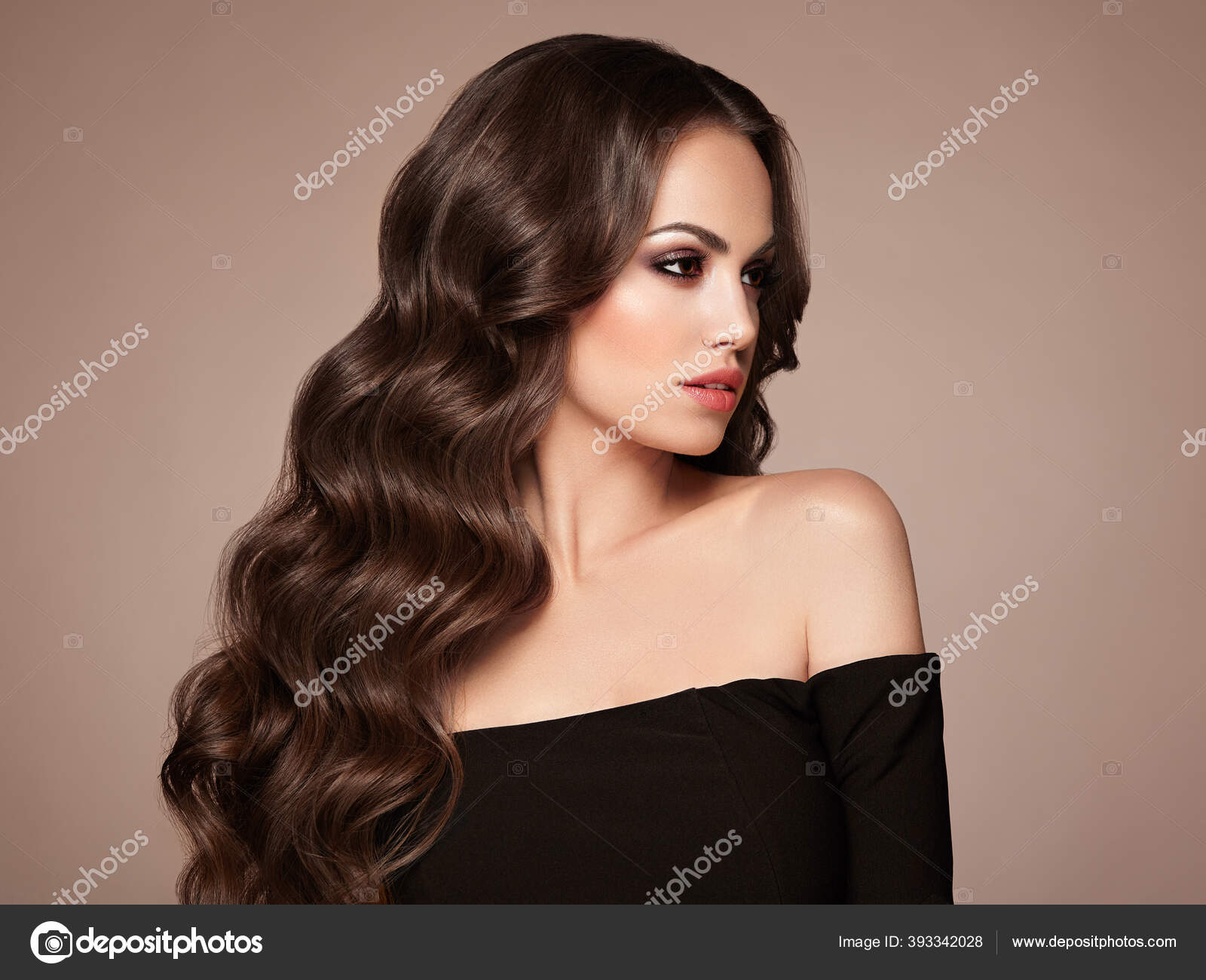 Brunette Girl Long Healthy Shiny Curly Hair Care Beauty Beautiful Stock  Photo by ©heckmannoleg 393342028